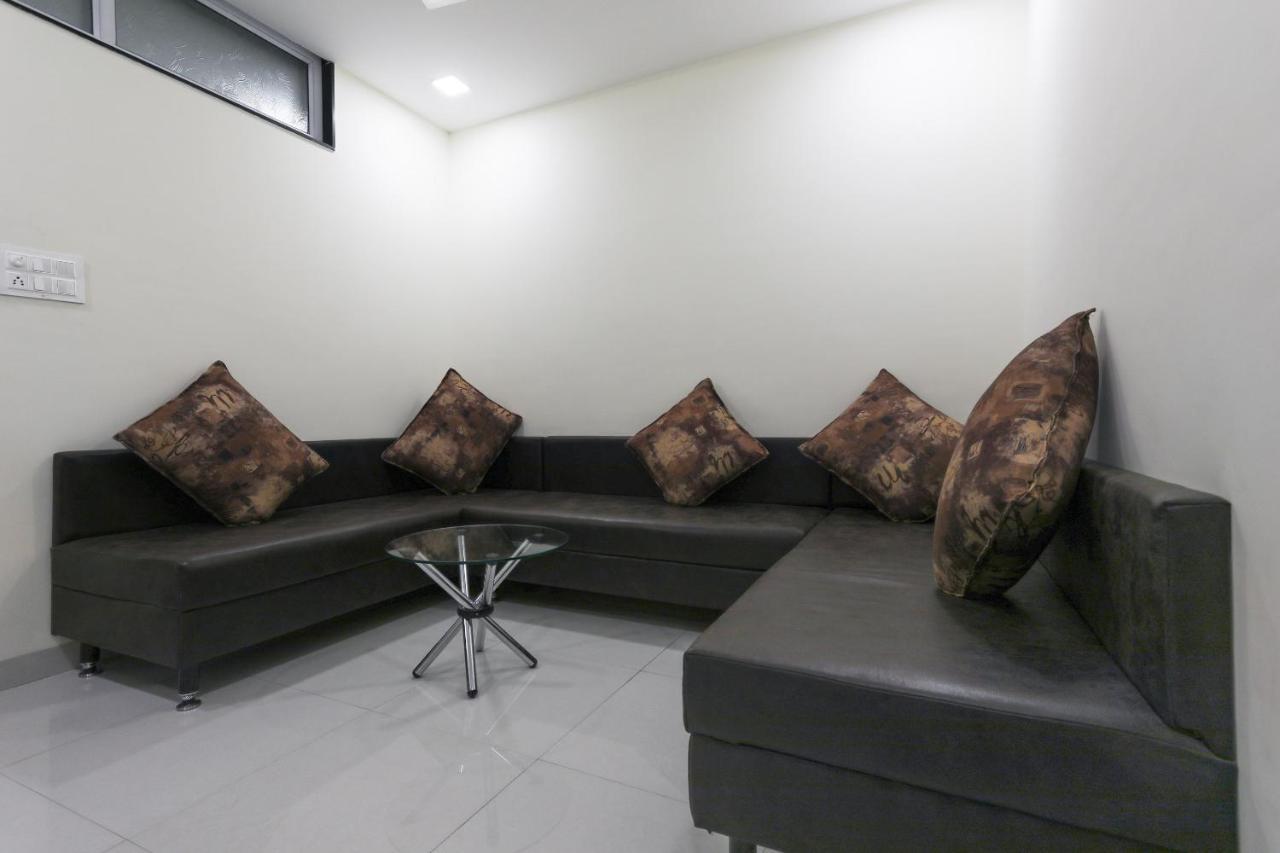 Oyo 60577 Sukhmani Residency Ξενοδοχείο Ιντόρ Εξωτερικό φωτογραφία