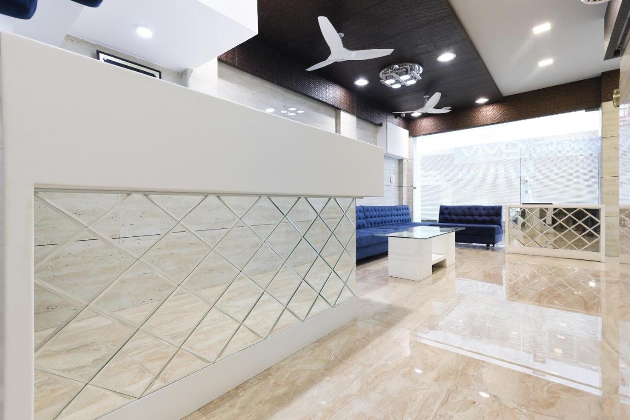 Oyo 60577 Sukhmani Residency Ξενοδοχείο Ιντόρ Εξωτερικό φωτογραφία