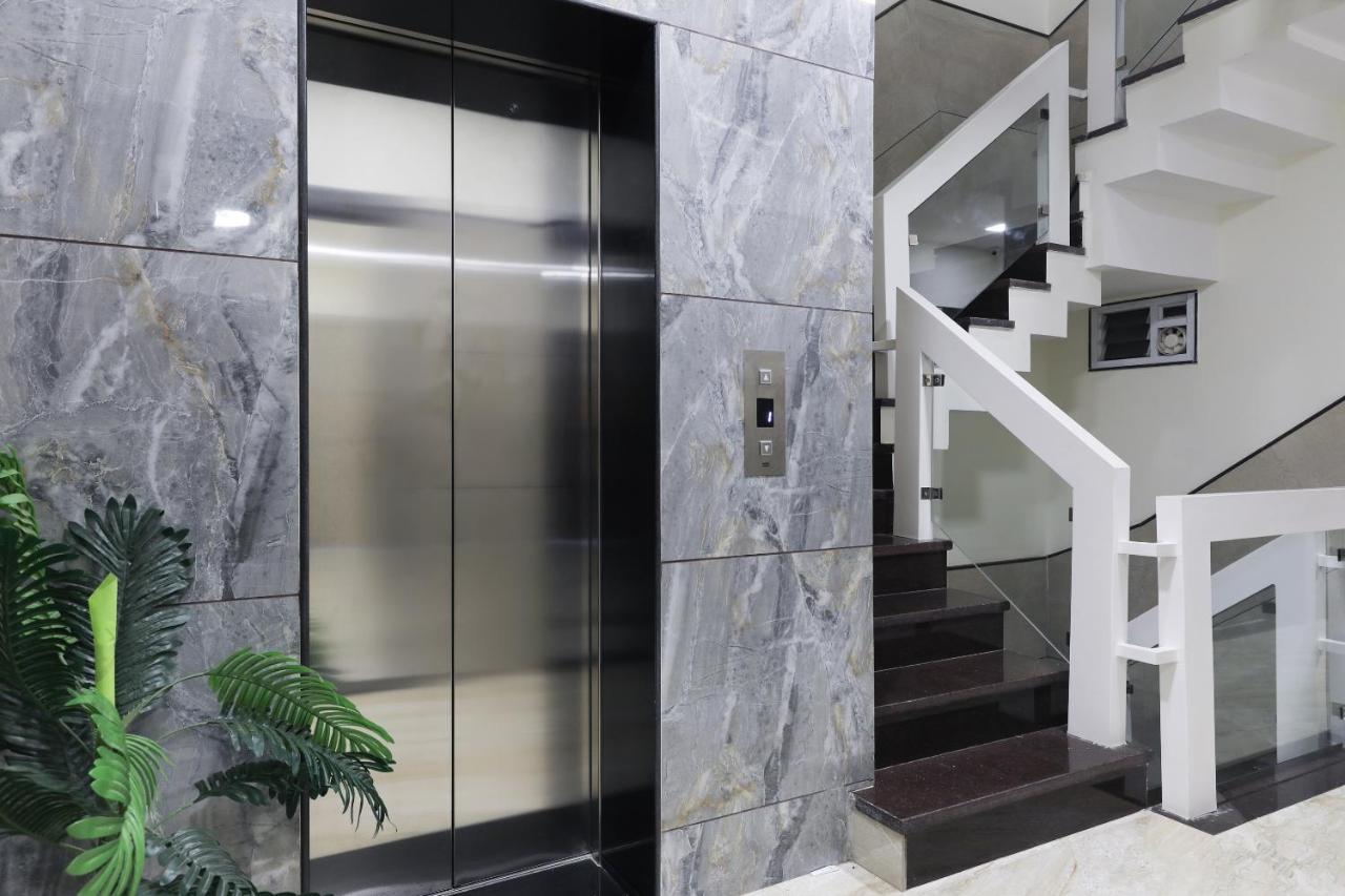 Oyo 60577 Sukhmani Residency Ξενοδοχείο Ιντόρ Εξωτερικό φωτογραφία